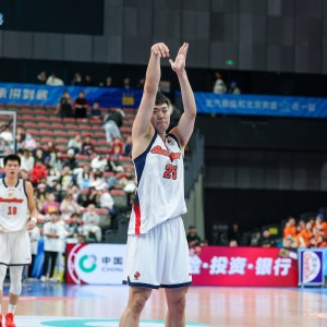 Yabo-京粤大战！张皓嘉一剑封喉 “广东男篮绝杀”词条冲上了热搜